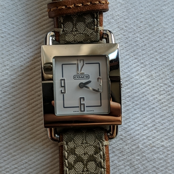 Coach Watch - Picture 5 of 5